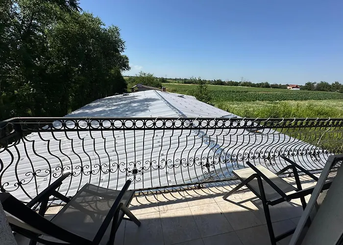 Magic Garden - Pool, Events, Free Parking